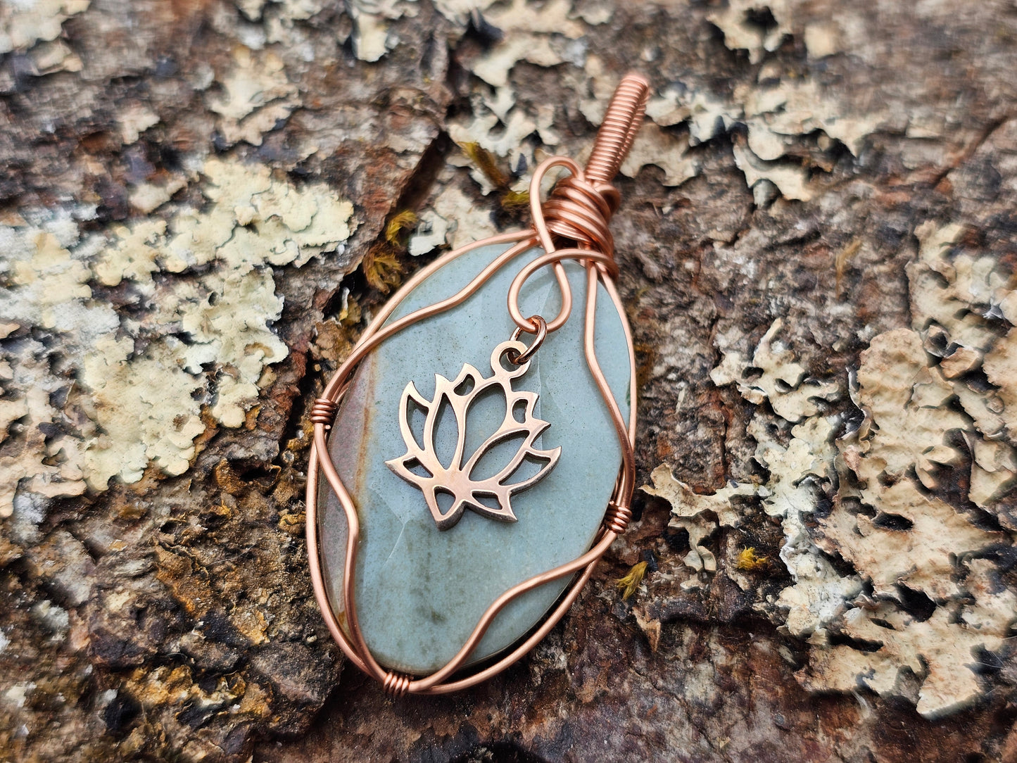 Jaspis | Lotus | Schmuckdraht | Edelstein Anhänger