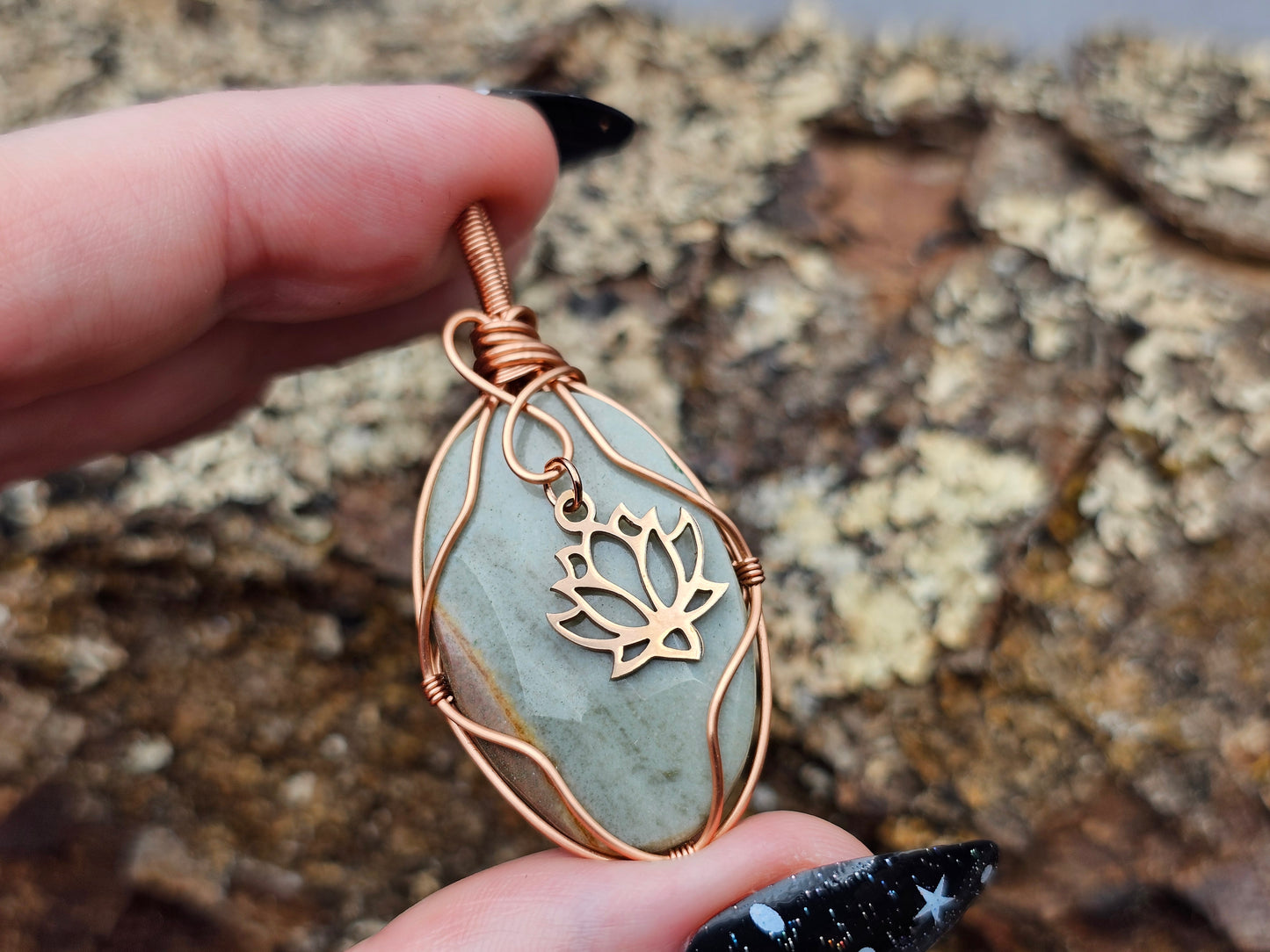 Jaspis | Lotus | Schmuckdraht | Edelstein Anhänger