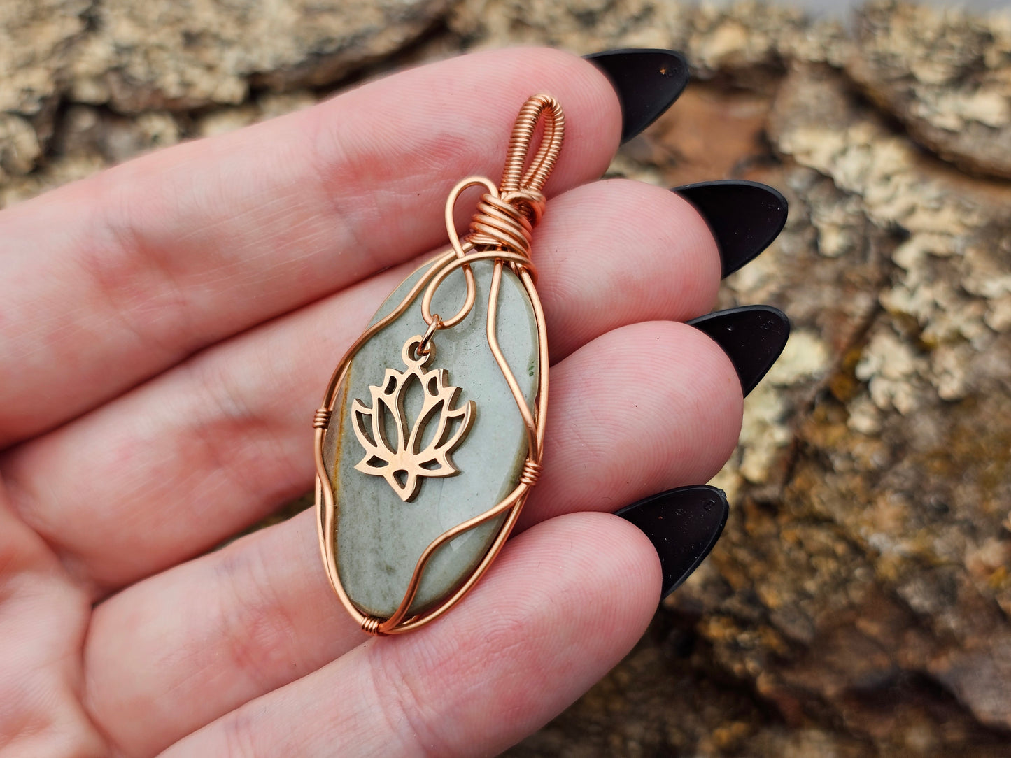 Jaspis | Lotus | Schmuckdraht | Edelstein Anhänger