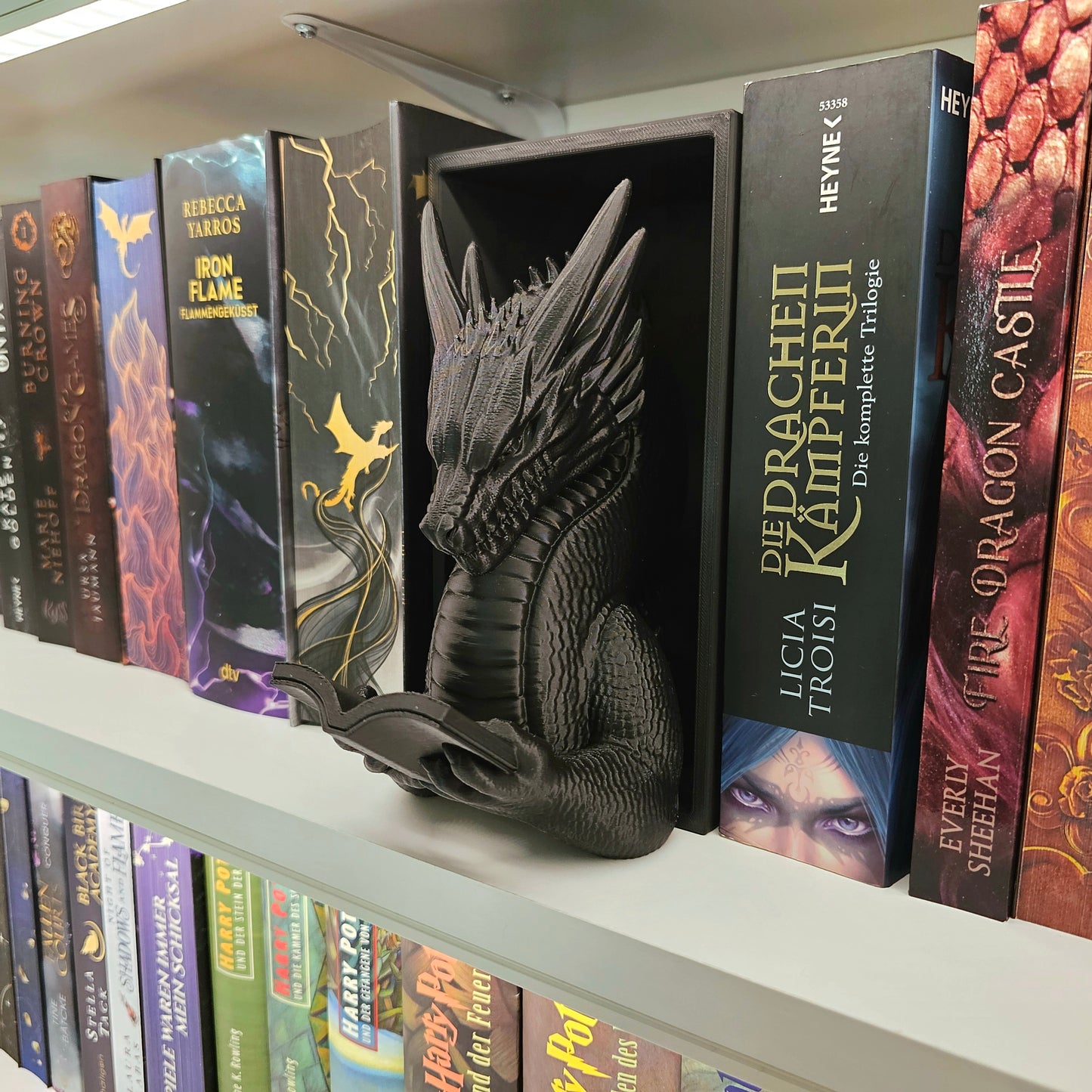 Book Nook Lesender Drache Schwarz | 3D Druck | Buchstütze | Dekoration Bücherregal