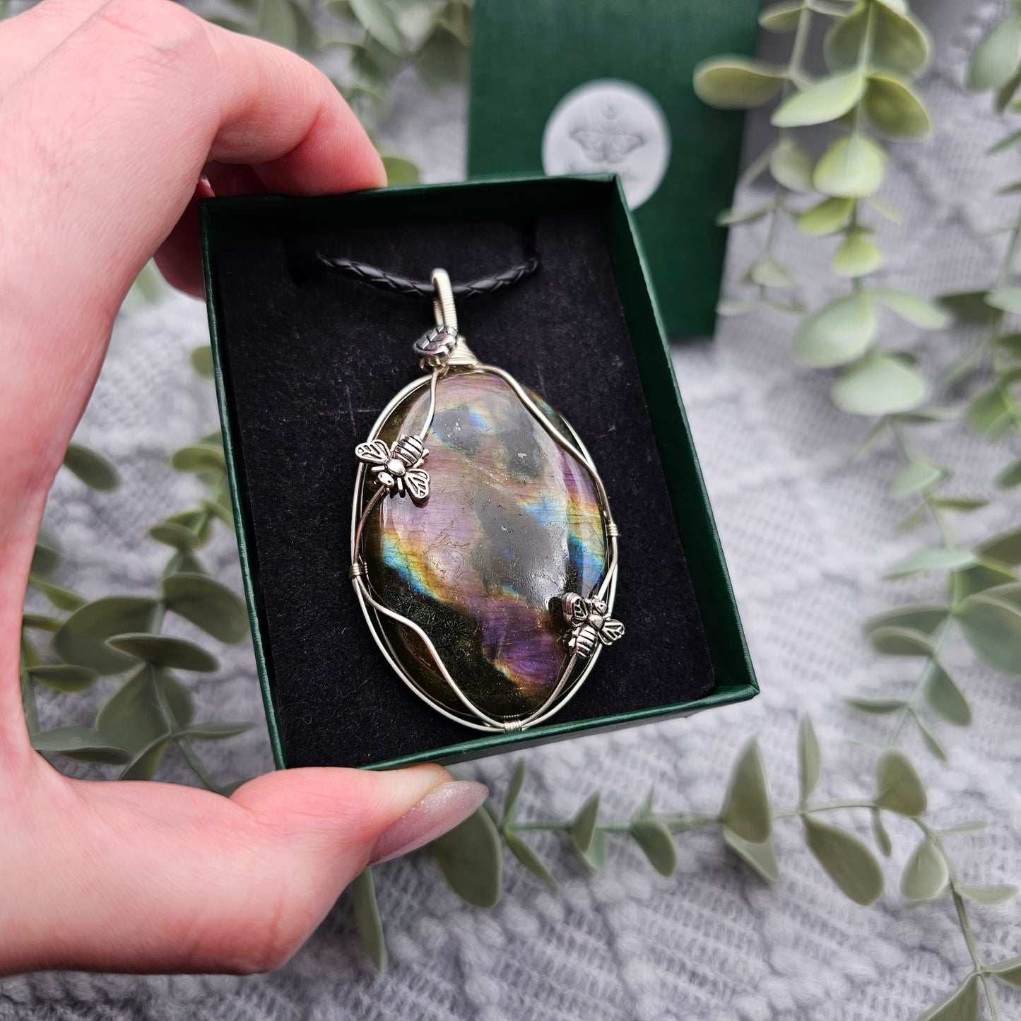 Labradorit & Bienen Anhänger | Schmuckdraht | Edelstein Halskette