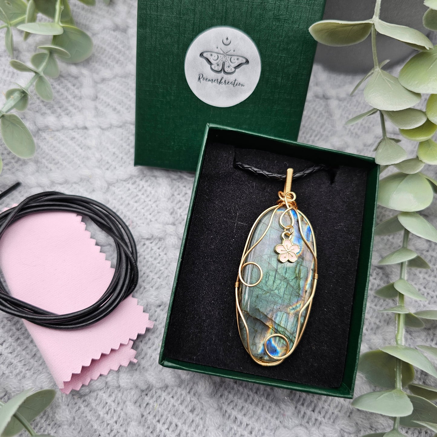 Labradorit & Sakura Anhänger | Schmuckdraht | Edelstein Halskette