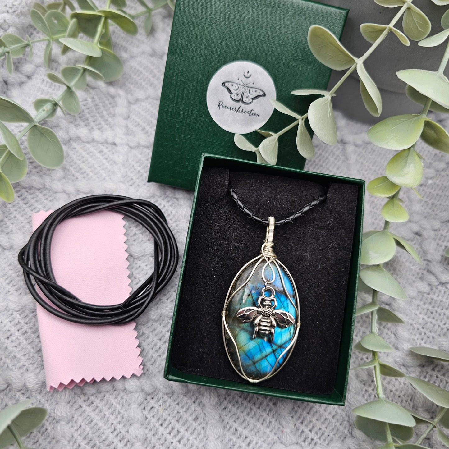 Labradorit & Biene Anhänger | Schmuckdraht | Edelstein Halskette