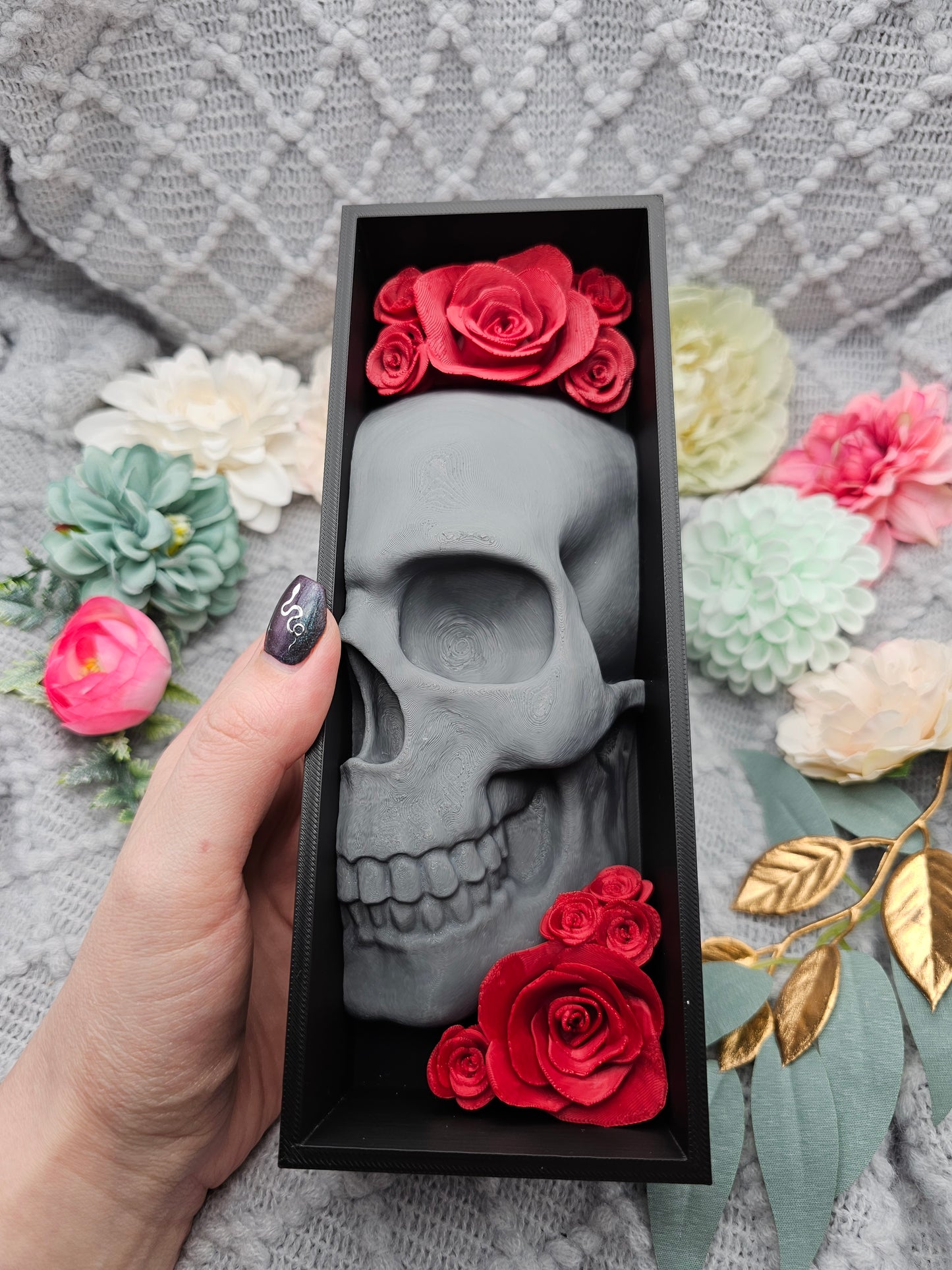 Book Nook Skull Grey with Roses 8 Colors to Choose From Set/Single | 3D Print | Bookend | Bookshelf Decoration