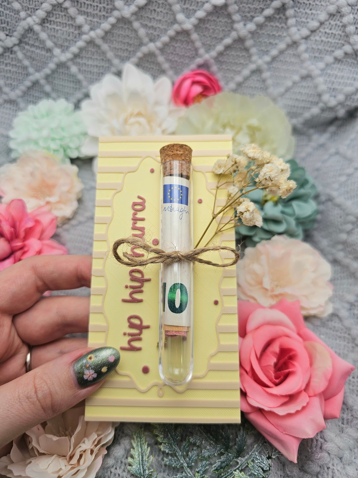 Wish Fulfilment Card with Test Tube | Yellow | Choice of Design | 3D Print