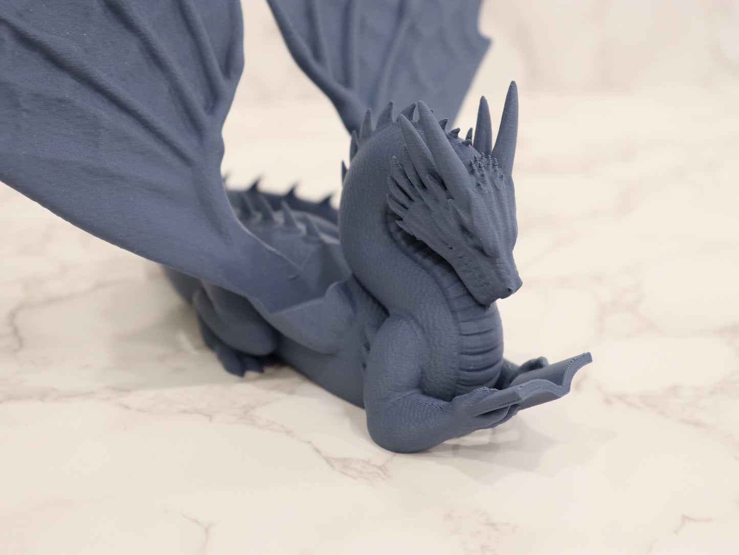 Buchhalter lesender Drache Farbauswahl Cozy Colors | verschiedene Größen | 3D Druck | Aufsteller Bücher E-Reader Tablet