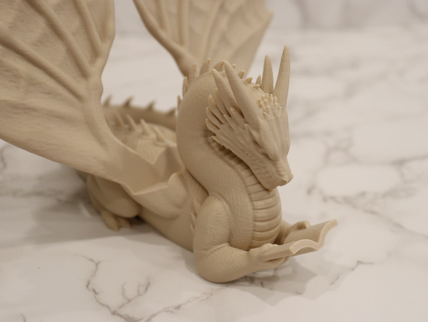 Buchhalter lesender Drache Farbauswahl Cozy Colors | verschiedene Größen | 3D Druck | Aufsteller Bücher E-Reader Tablet