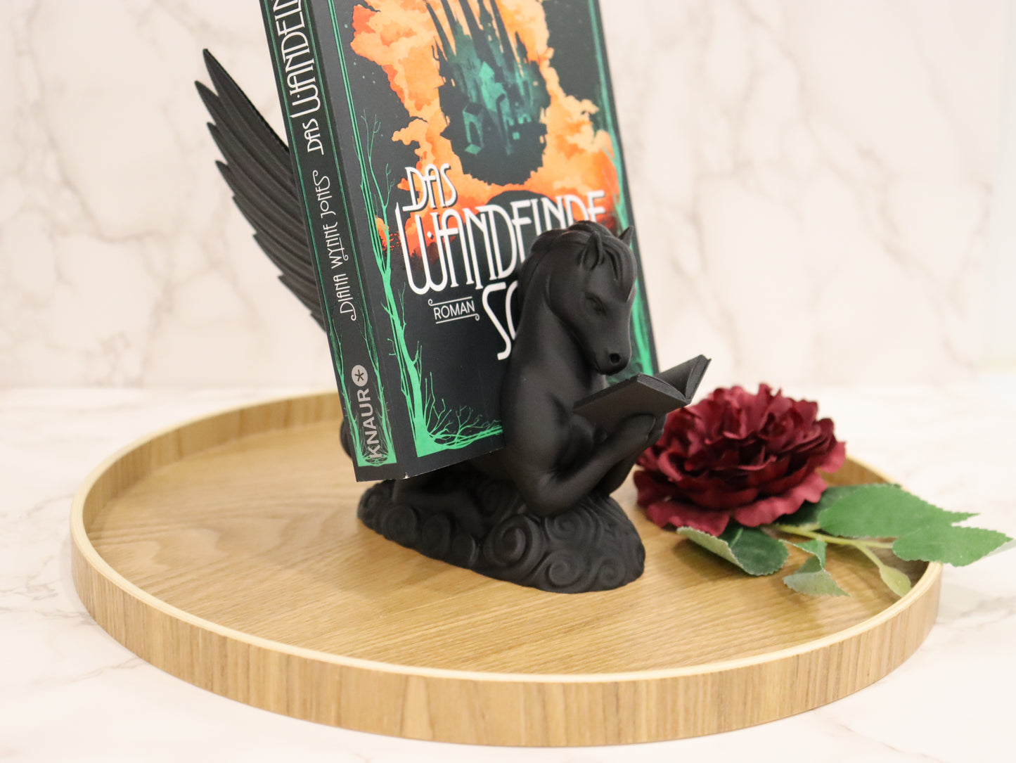 Buchhalter lesender Pegasus Farbwahl | 3D Druck | Aufsteller Taschenbücher E-Reader Tablet