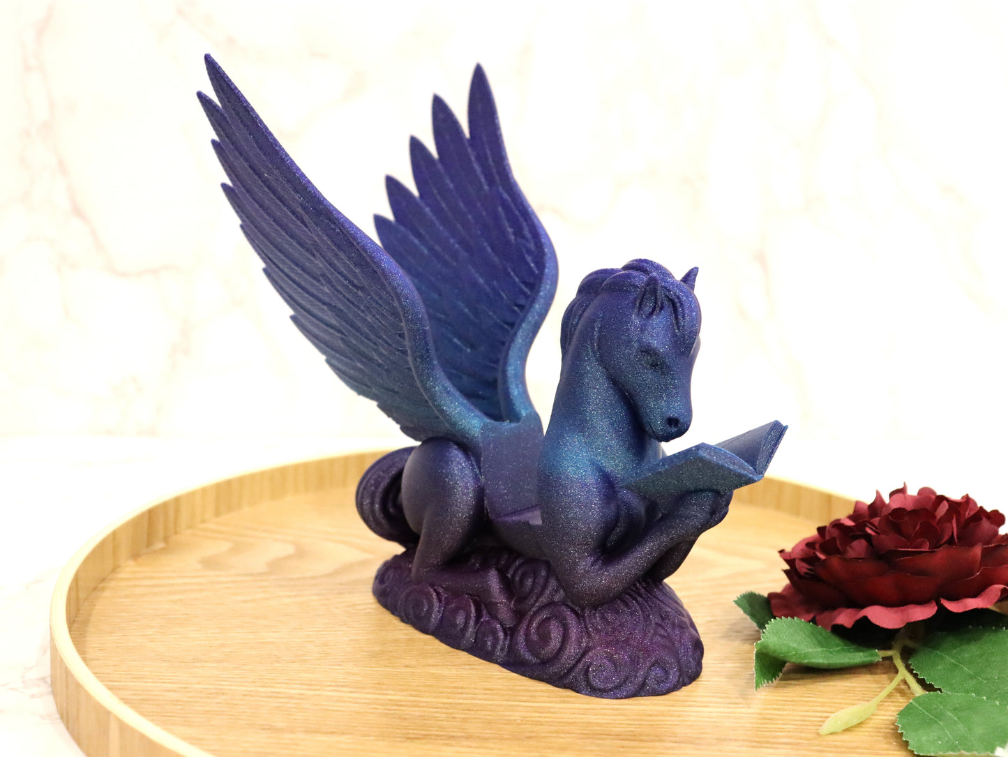 Buchhalter lesender Pegasus Farbwahl | 3D Druck | Aufsteller Taschenbücher E-Reader Tablet