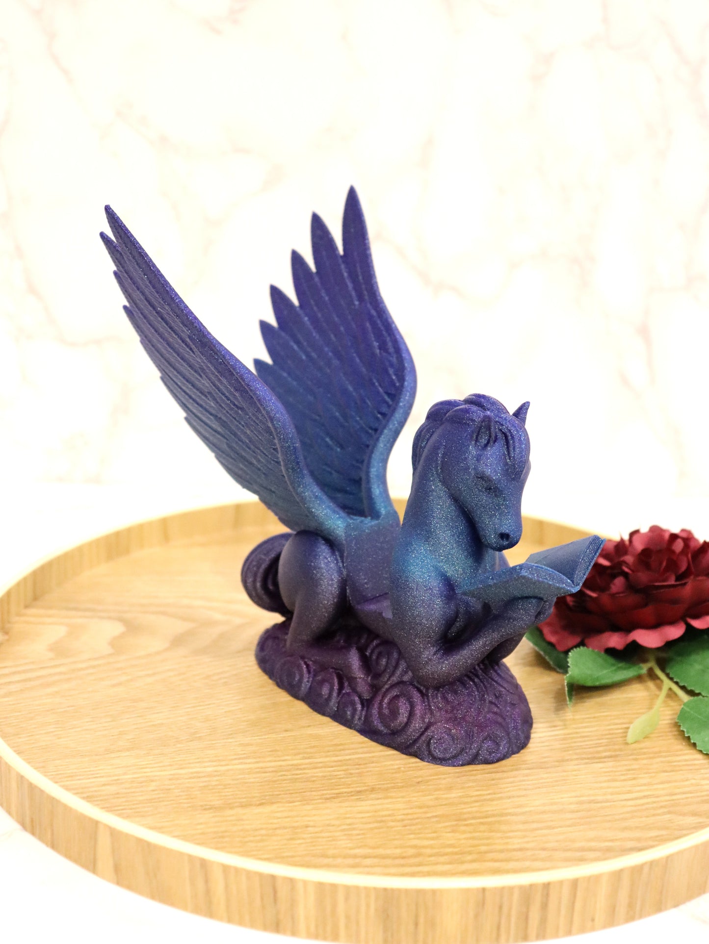 Buchhalter lesender Pegasus Farbwahl | 3D Druck | Aufsteller Taschenbücher E-Reader Tablet