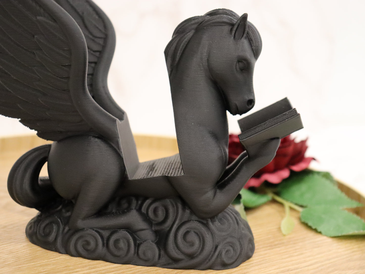 Buchhalter lesender Pegasus Farbwahl | 3D Druck | Aufsteller Taschenbücher E-Reader Tablet