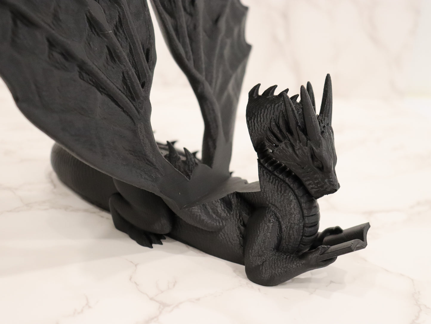 Buchhalter lesender Drache Schwarz | verschiedene Größen | 3D Druck | Aufsteller Bücher E-Reader Tablet