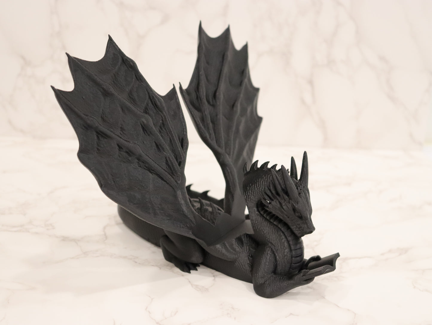 Buchhalter lesender Drache Schwarz | verschiedene Größen | 3D Druck | Aufsteller Bücher E-Reader Tablet