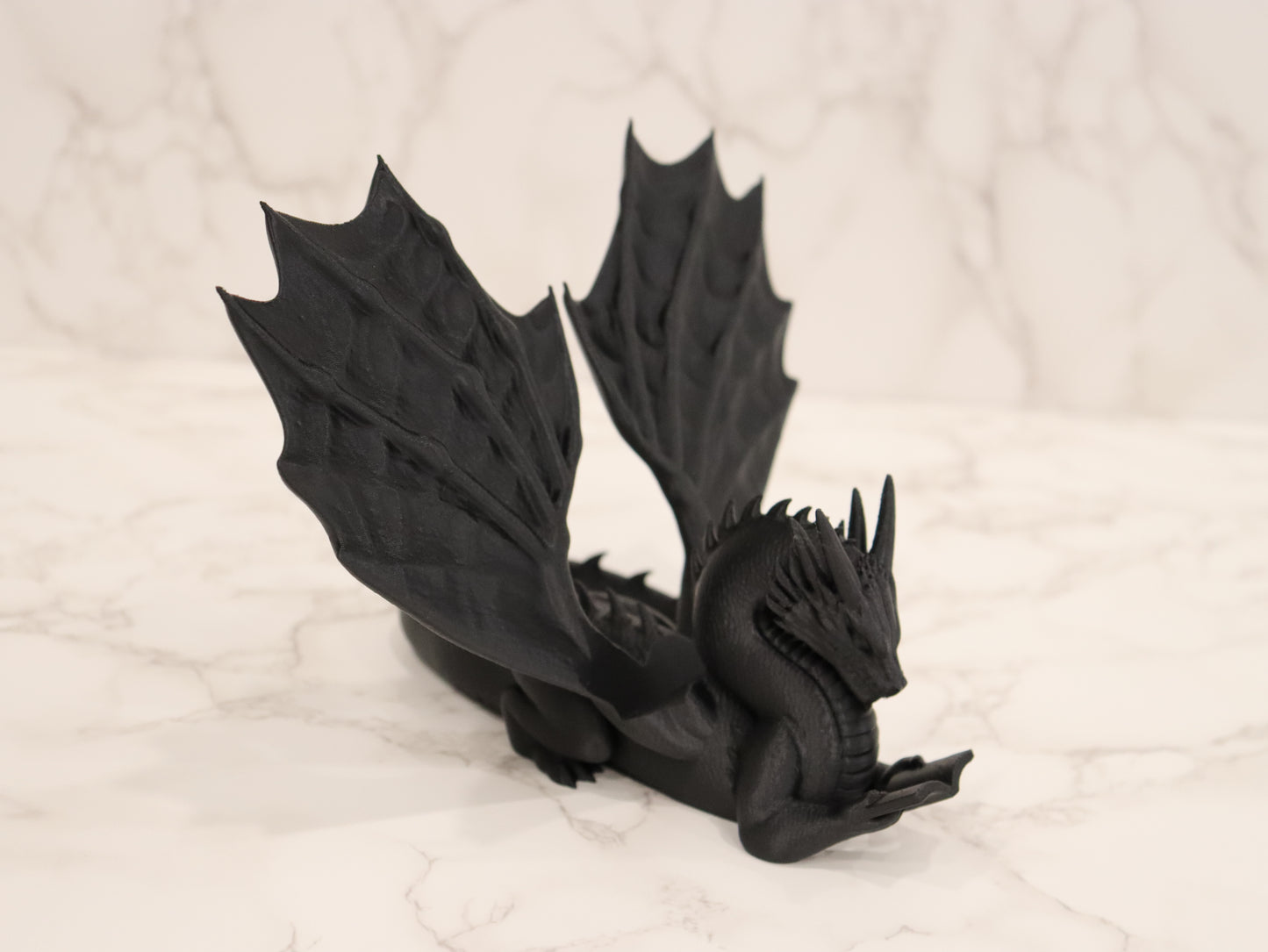 Buchhalter lesender Drache Schwarz | verschiedene Größen | 3D Druck | Aufsteller Bücher E-Reader Tablet