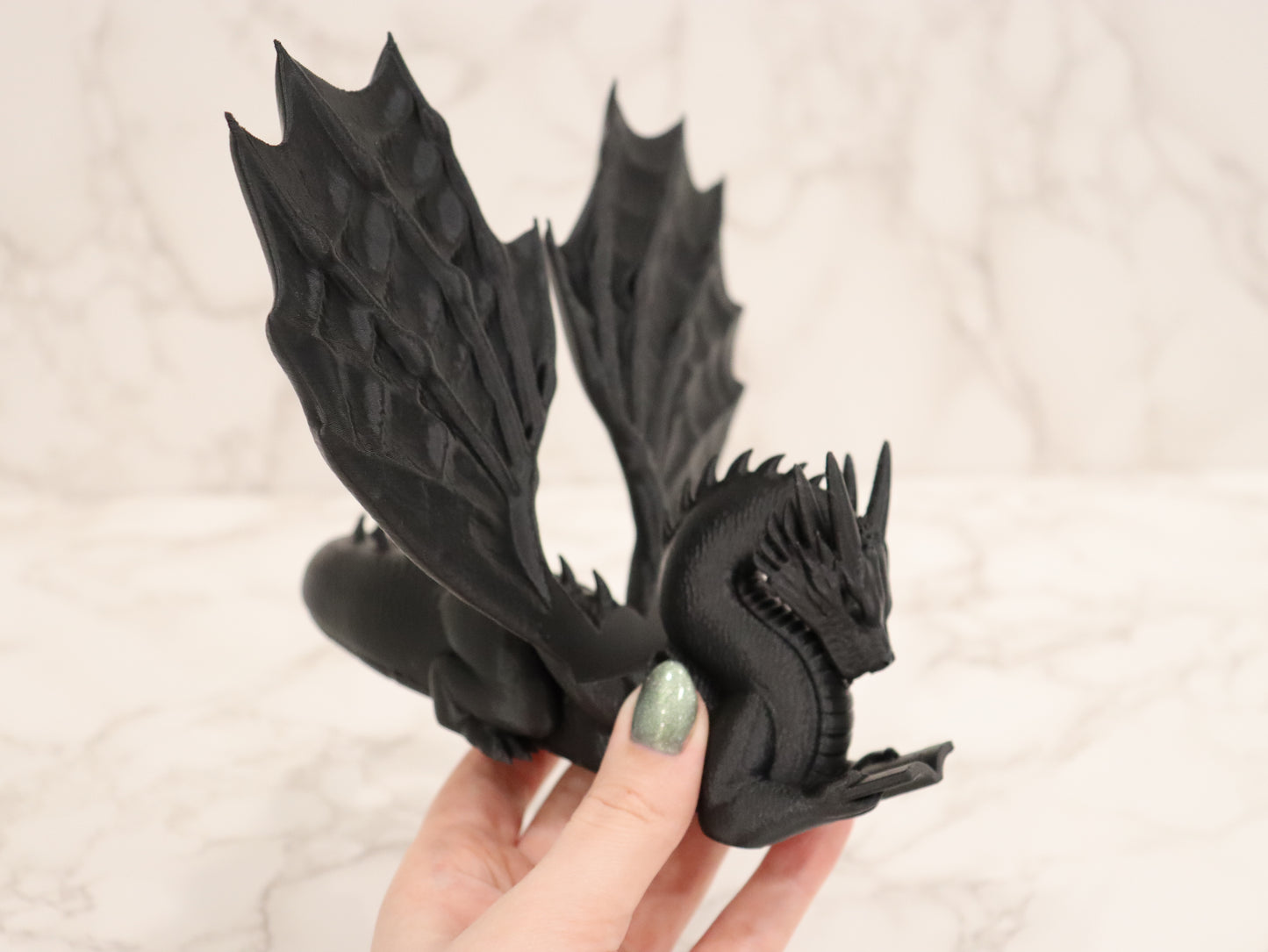 Buchhalter lesender Drache Schwarz | verschiedene Größen | 3D Druck | Aufsteller Bücher E-Reader Tablet