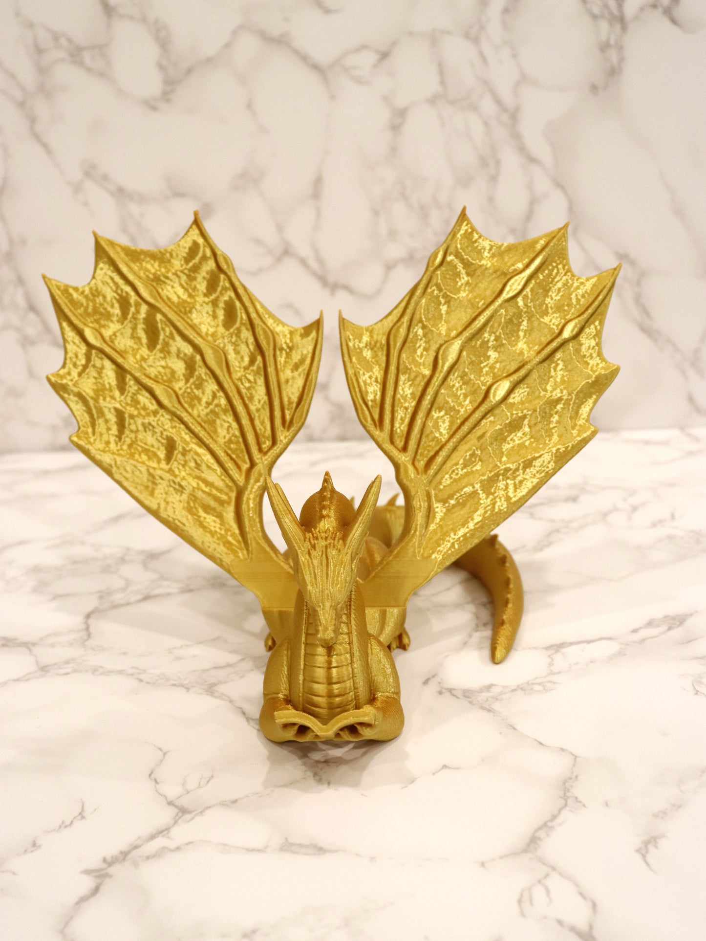 Buchhalter lesender Drache gold glänzend | verschiedene Größen | 3D Druck | Aufsteller Bücher E-Reader Tablet