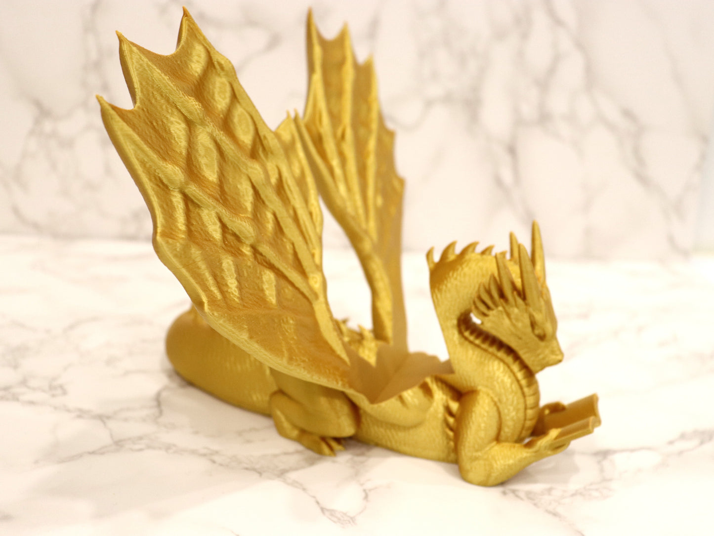 Buchhalter lesender Drache gold glänzend | verschiedene Größen | 3D Druck | Aufsteller Bücher E-Reader Tablet