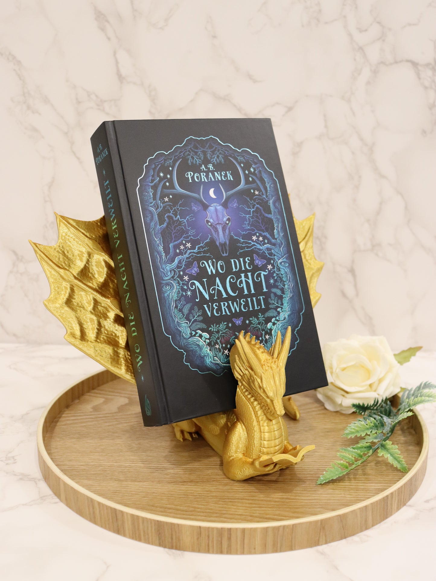 Buchhalter lesender Drache gold glänzend | verschiedene Größen | 3D Druck | Aufsteller Bücher E-Reader Tablet