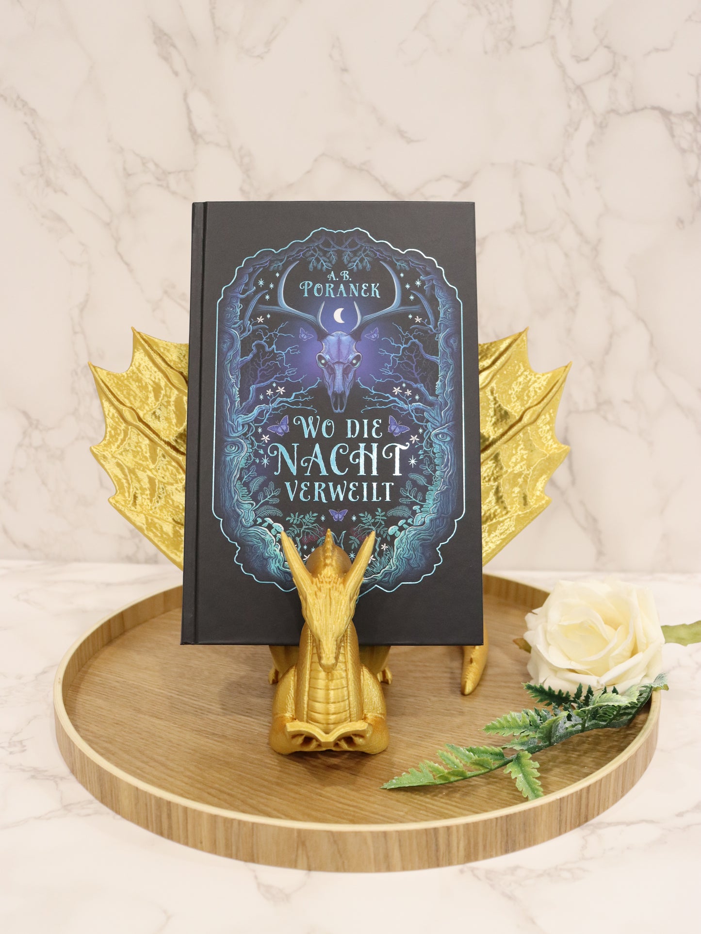 Buchhalter lesender Drache gold glänzend | verschiedene Größen | 3D Druck | Aufsteller Bücher E-Reader Tablet