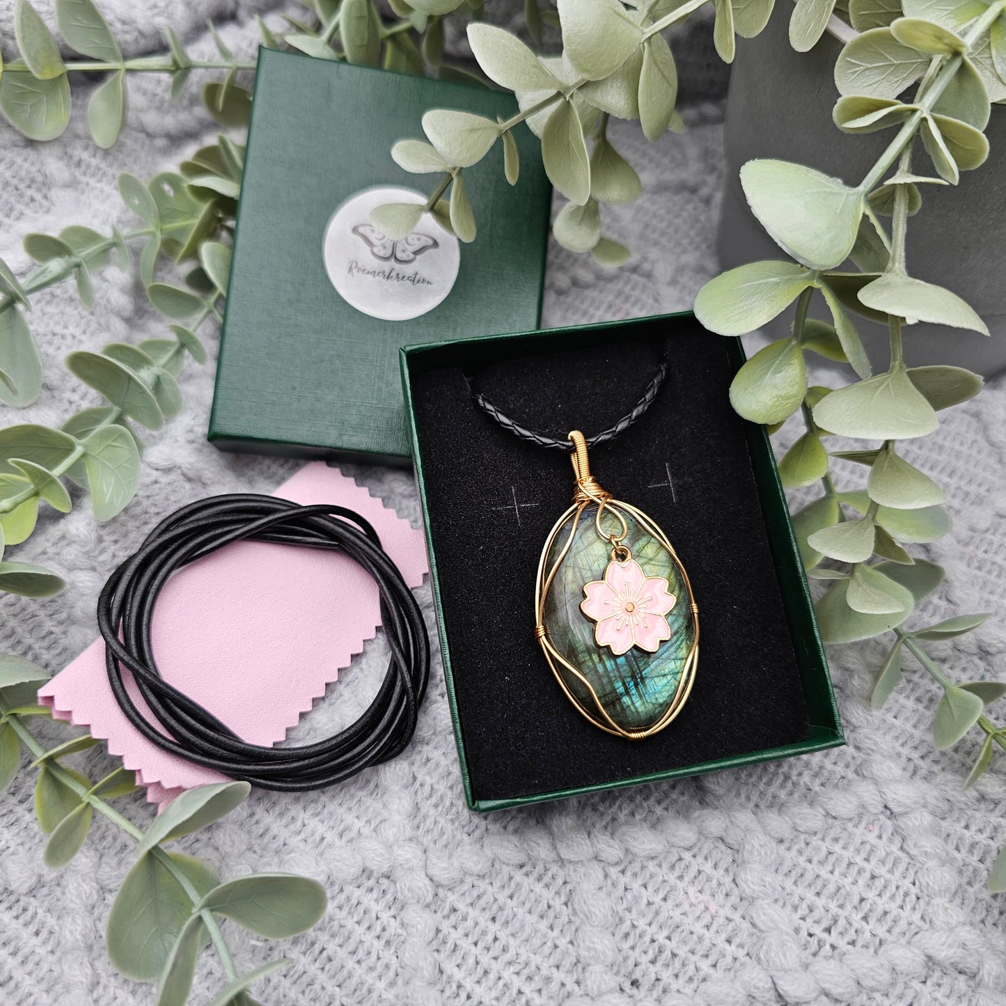 Labradorit & Sakura Anhänger | Schmuckdraht | Edelstein Halskette