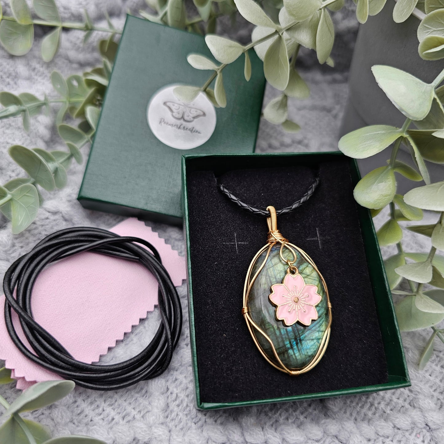 Labradorit & Sakura Anhänger | Schmuckdraht | Edelstein Halskette