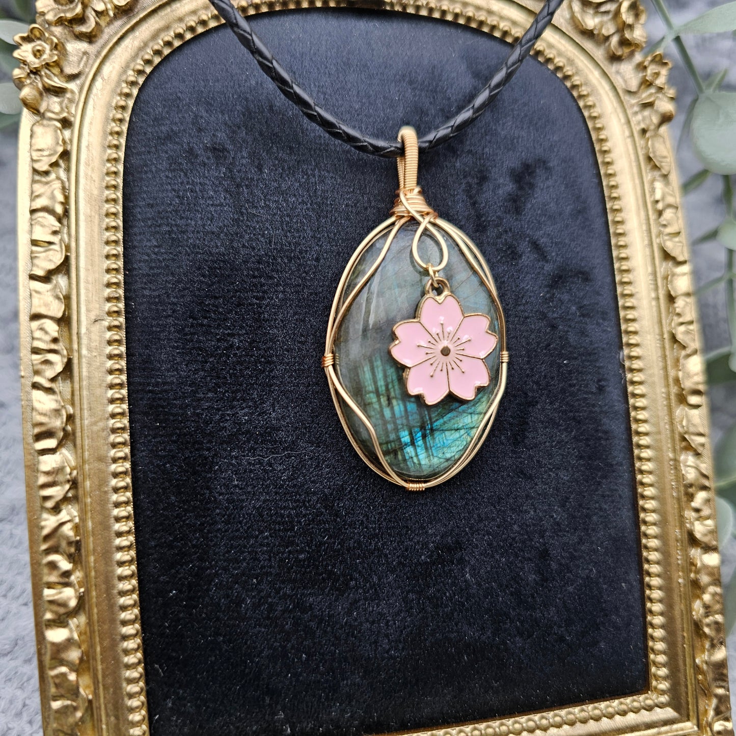 Labradorit & Sakura Anhänger | Schmuckdraht | Edelstein Halskette