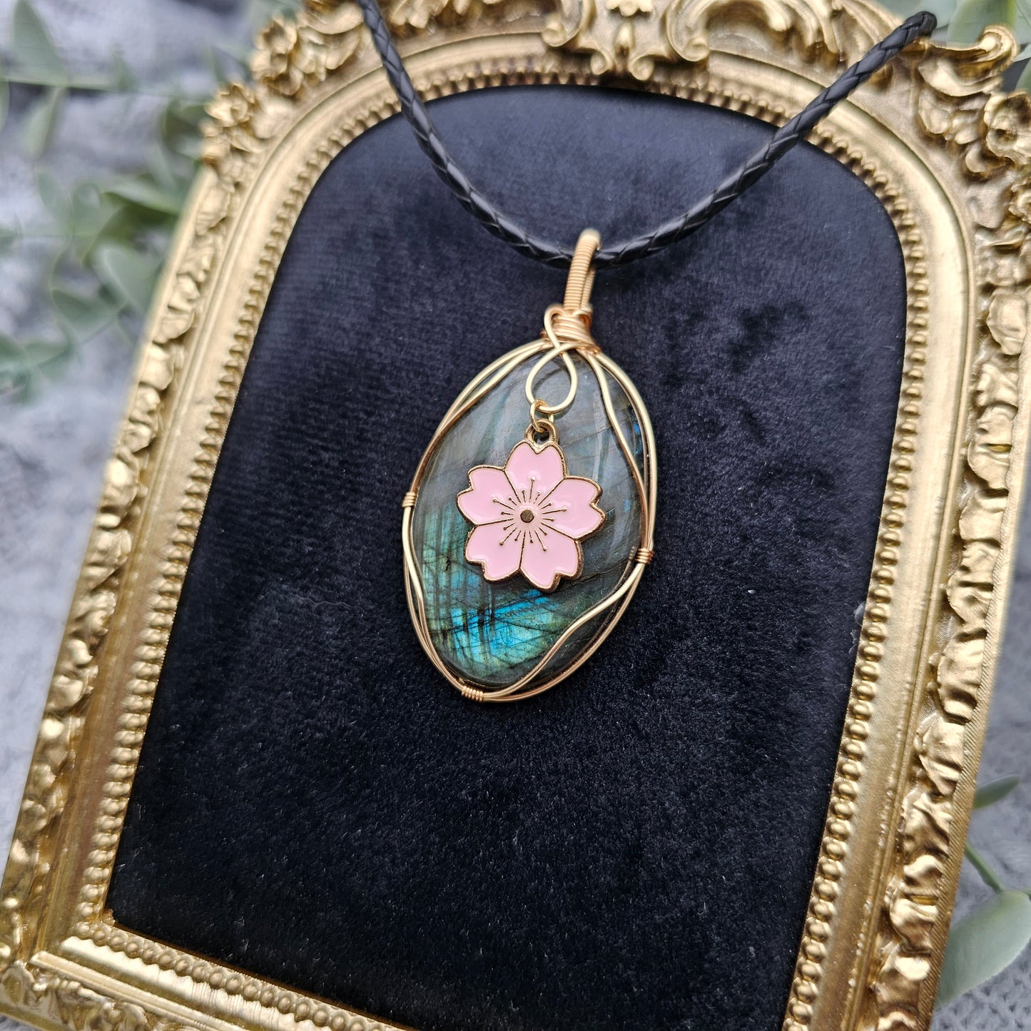 Labradorit & Sakura Anhänger | Schmuckdraht | Edelstein Halskette