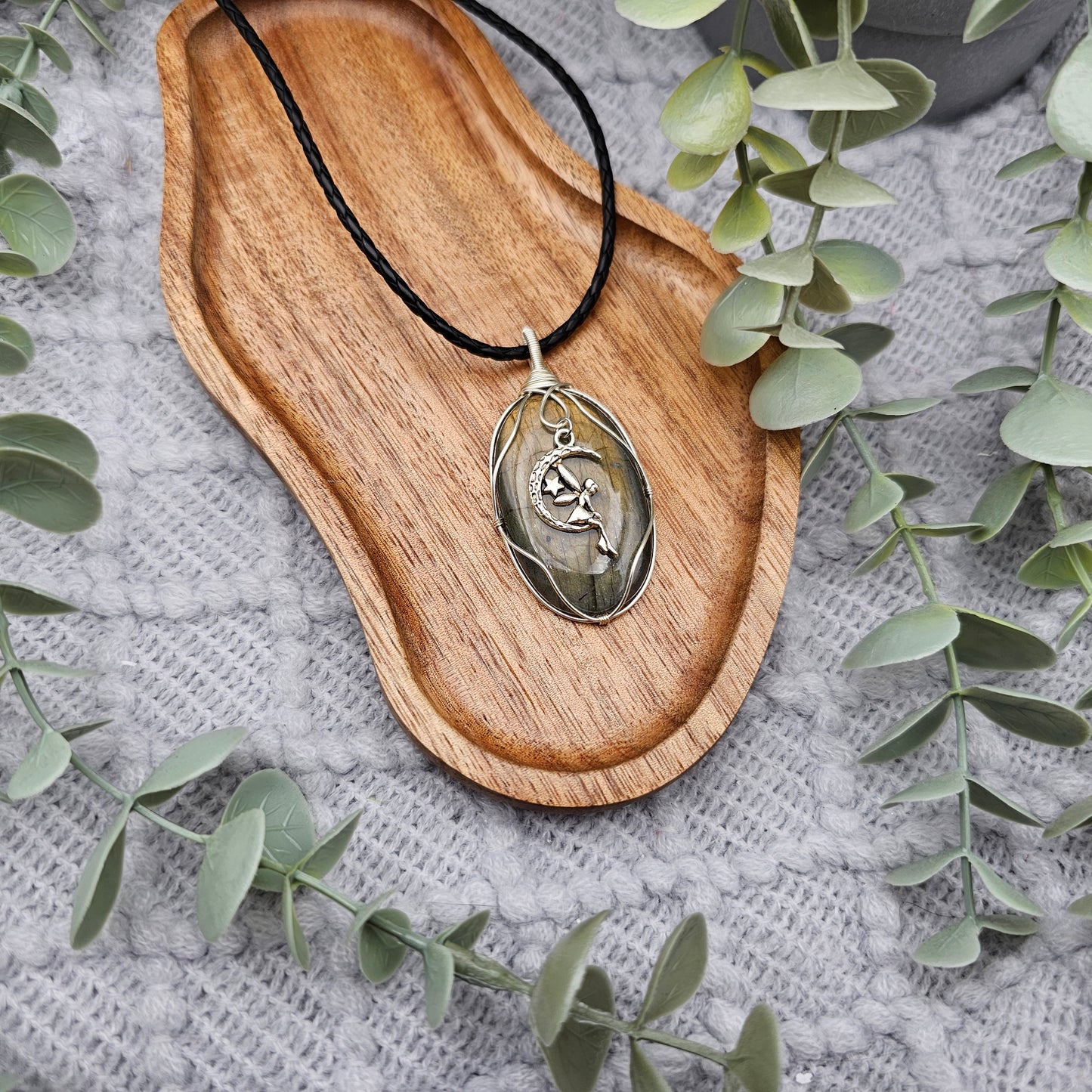 Labradorite & Fairy Pendant | Jewelry Wire | Gemstone Necklace
