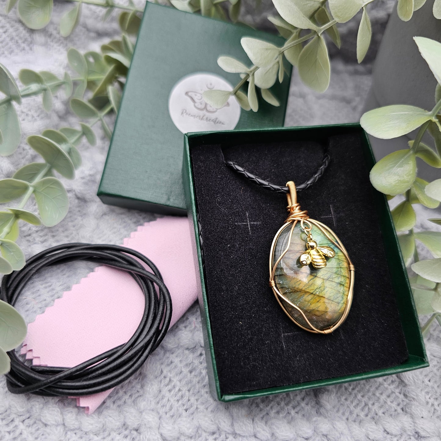 Labradorit & Biene Anhänger | Schmuckdraht | Edelstein Halskette