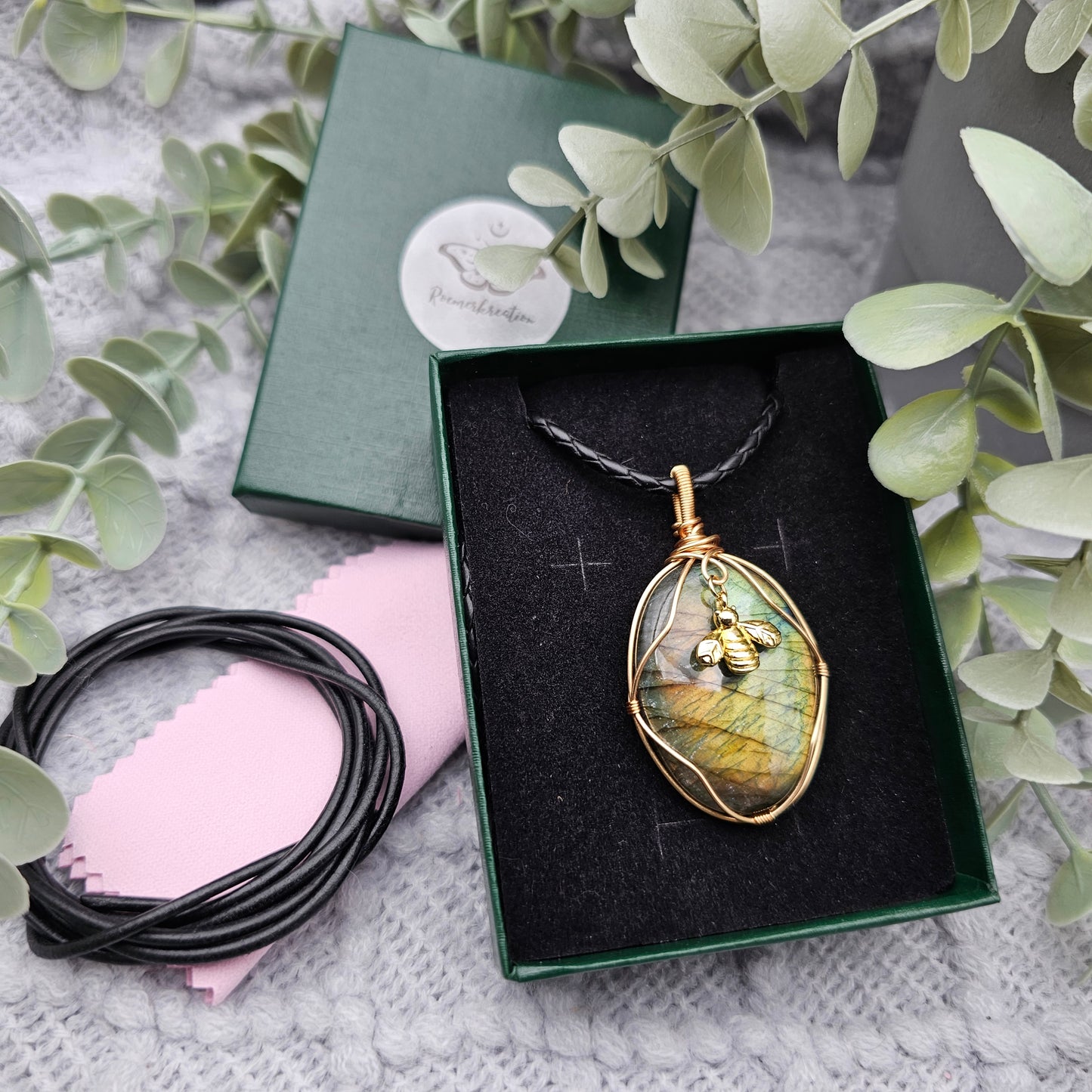 Labradorit & Biene Anhänger | Schmuckdraht | Edelstein Halskette