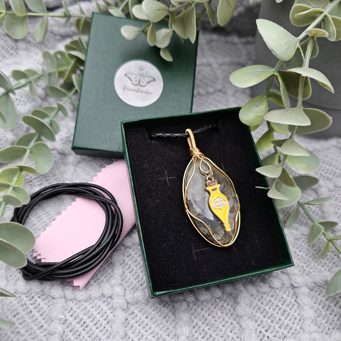 Labradorite & Potion Pendant | Jewelry Wire | Gemstone Necklace