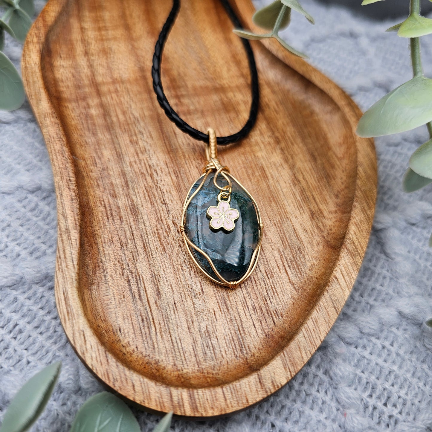 Moss Agate & Sakura Pendant | Jewelry Wire | Gemstone Necklace