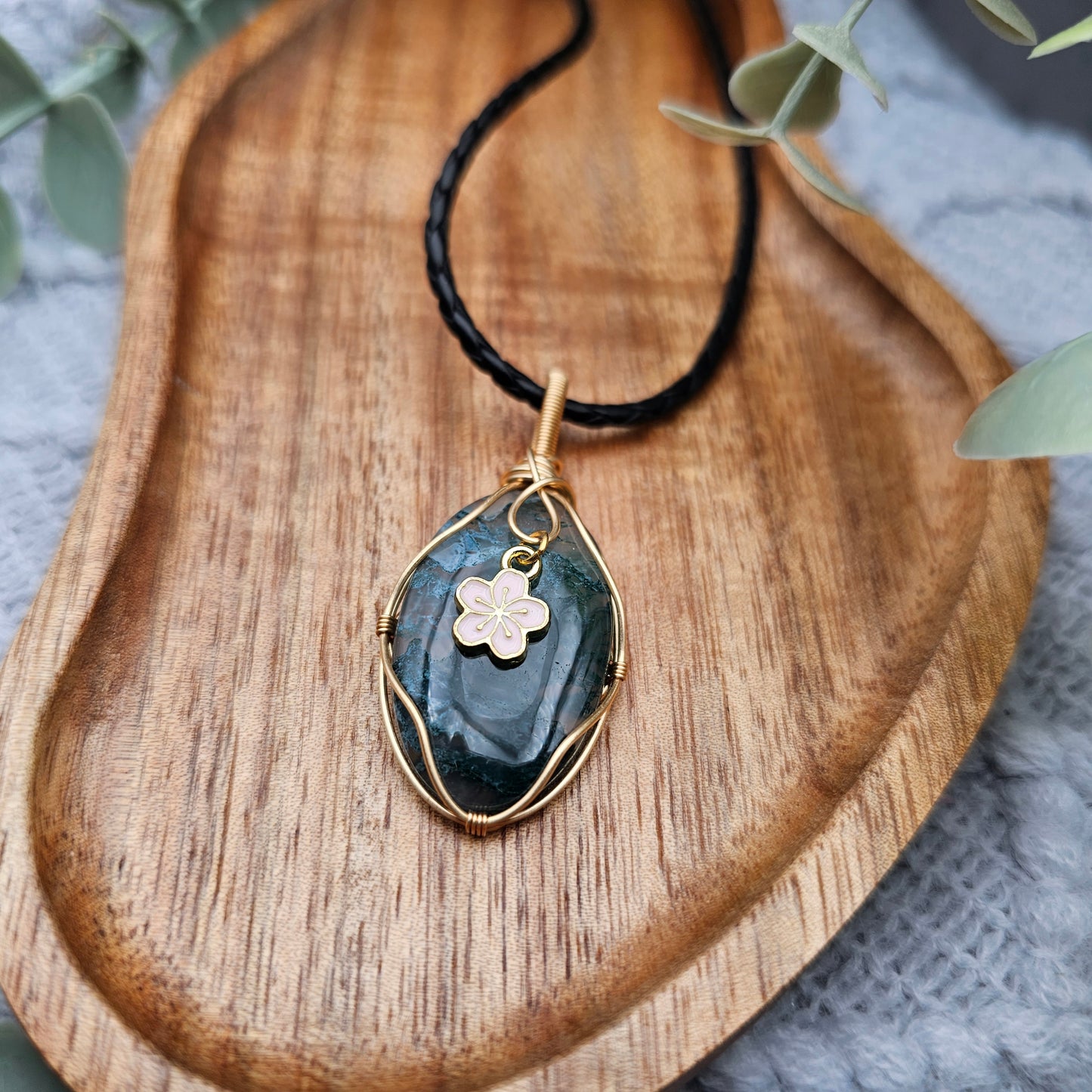 Moss Agate & Sakura Pendant | Jewelry Wire | Gemstone Necklace