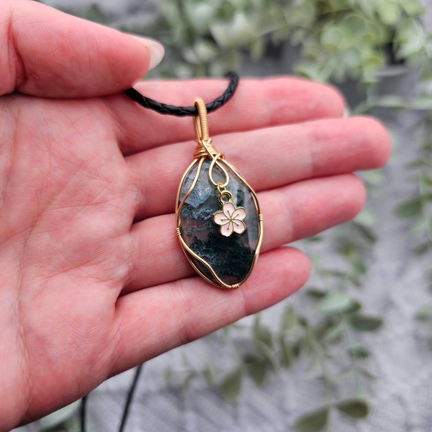 Moss Agate & Sakura Pendant | Jewelry Wire | Gemstone Necklace