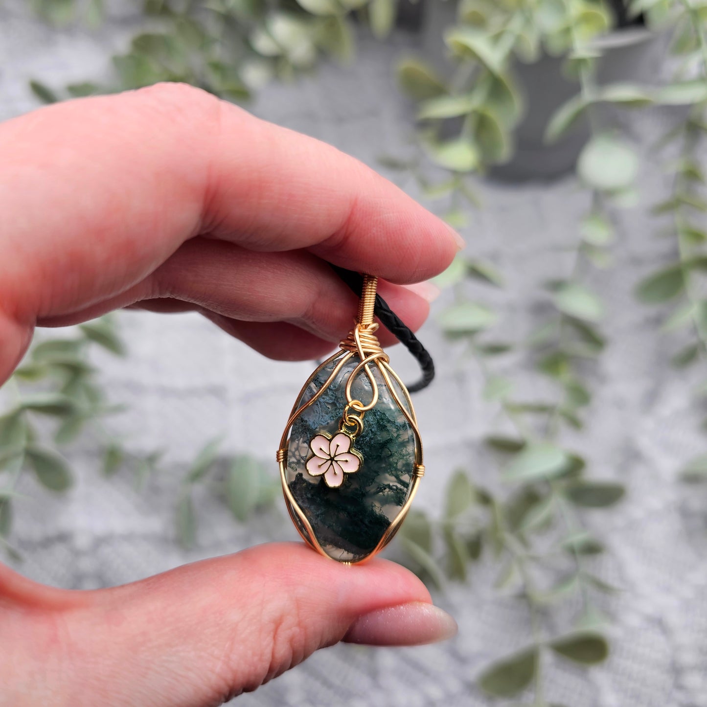 Moss Agate & Sakura Pendant | Jewelry Wire | Gemstone Necklace