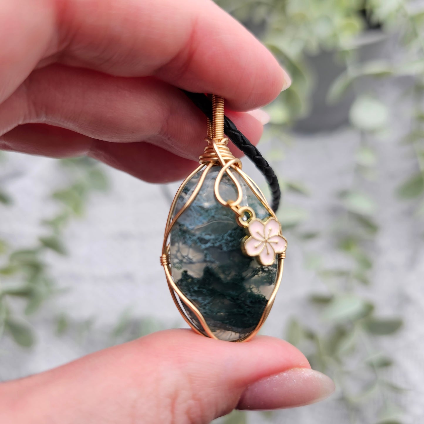 Moss Agate & Sakura Pendant | Jewelry Wire | Gemstone Necklace