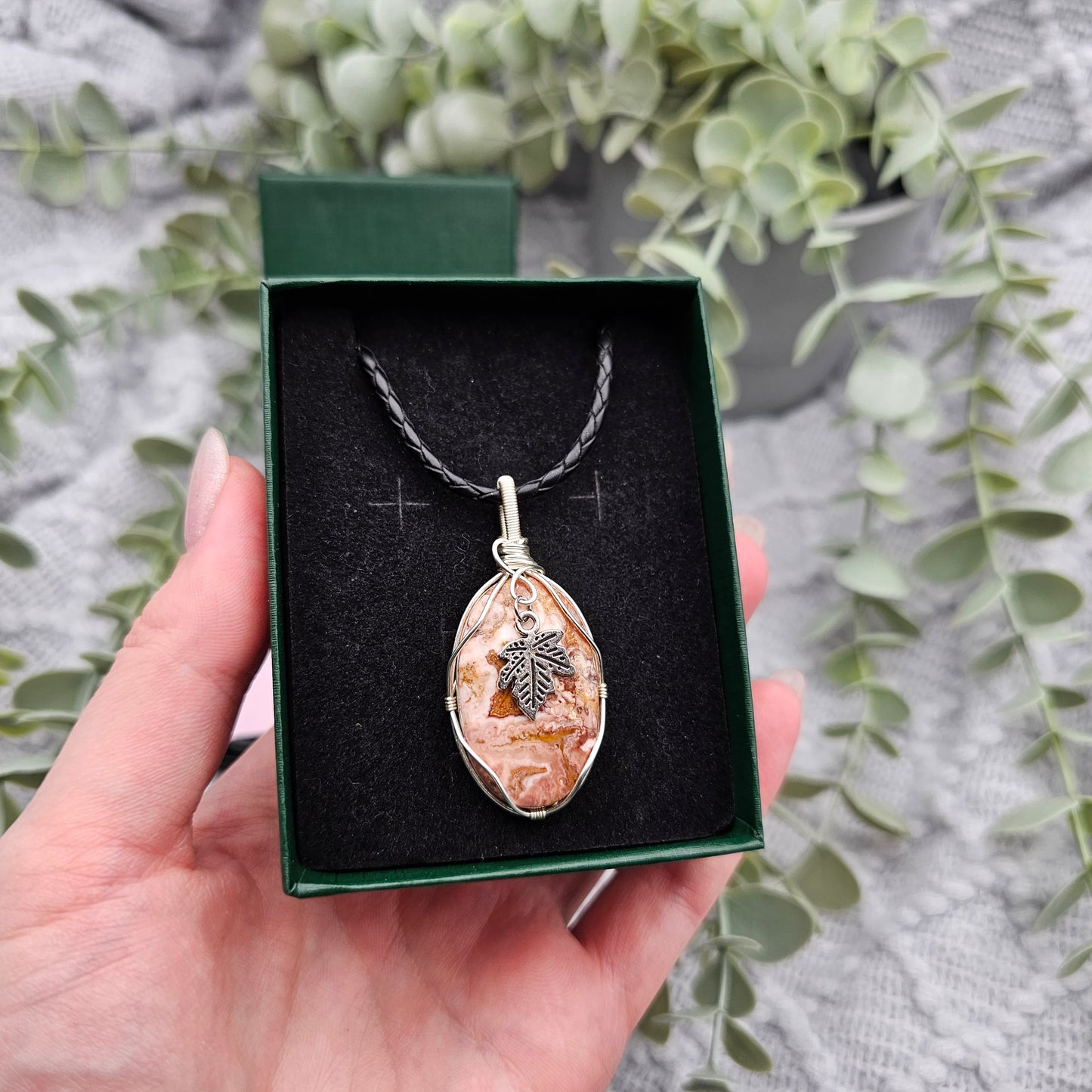 Jaspis & Blatt Anhänger | Schmuckdraht | Edelstein Halskette