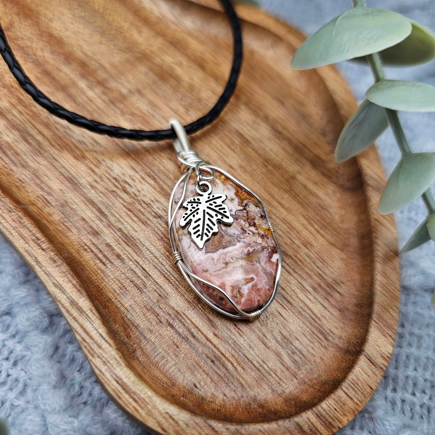 Jaspis & Blatt Anhänger | Schmuckdraht | Edelstein Halskette