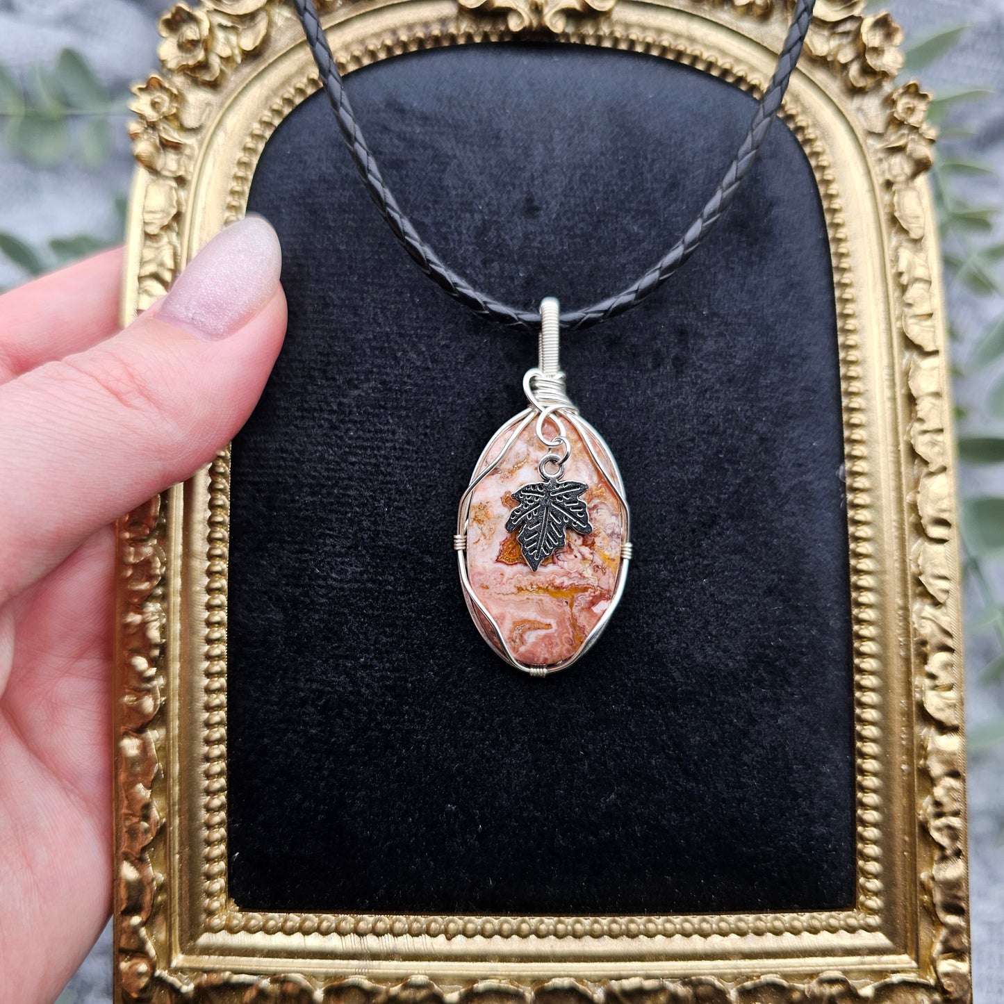 Jaspis & Blatt Anhänger | Schmuckdraht | Edelstein Halskette