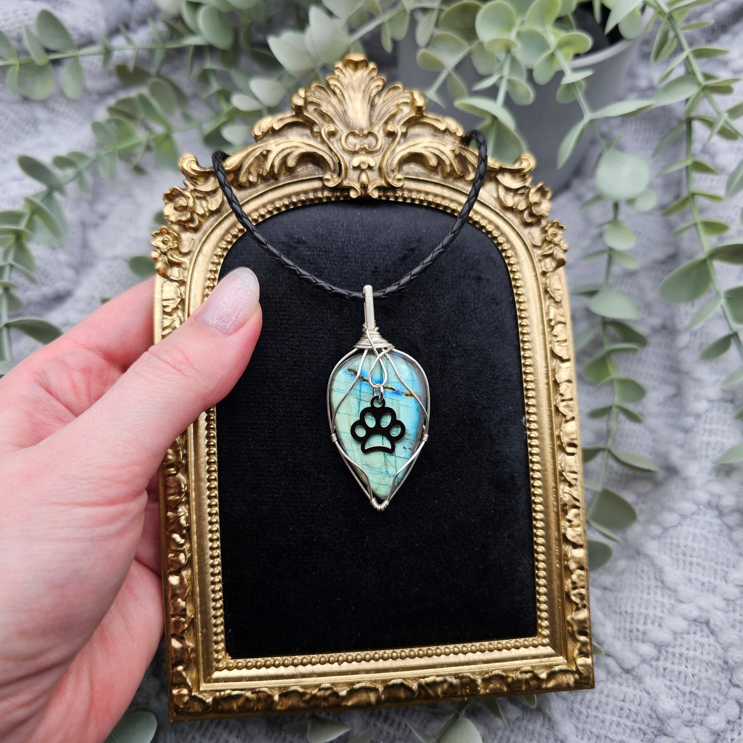 Labradorit & Pfote Anhänger | Schmuckdraht | Edelstein Halskette