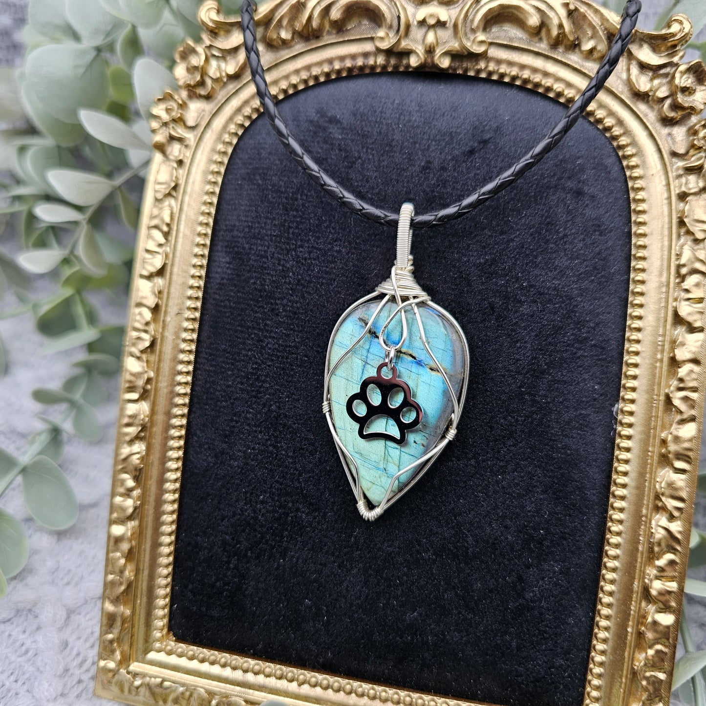 Labradorit & Pfote Anhänger | Schmuckdraht | Edelstein Halskette