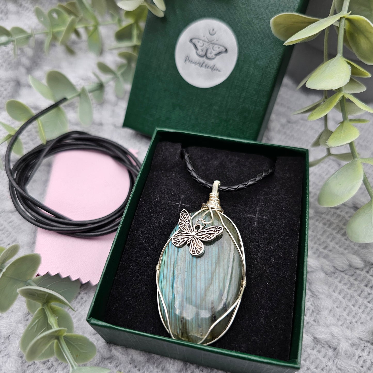 Labradorit & Schmetterling Anhänger | Schmuckdraht | Edelstein Halskette