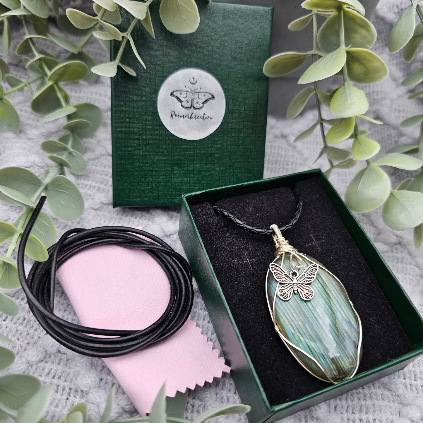 Labradorit & Schmetterling Anhänger | Schmuckdraht | Edelstein Halskette