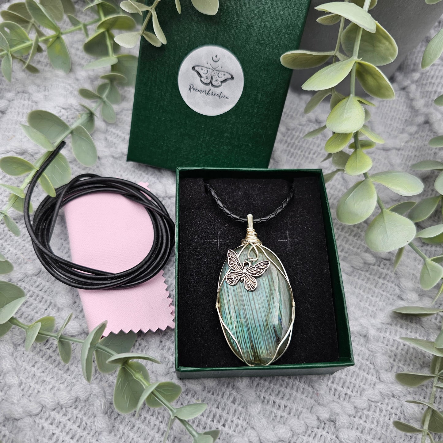 Labradorit & Schmetterling Anhänger | Schmuckdraht | Edelstein Halskette