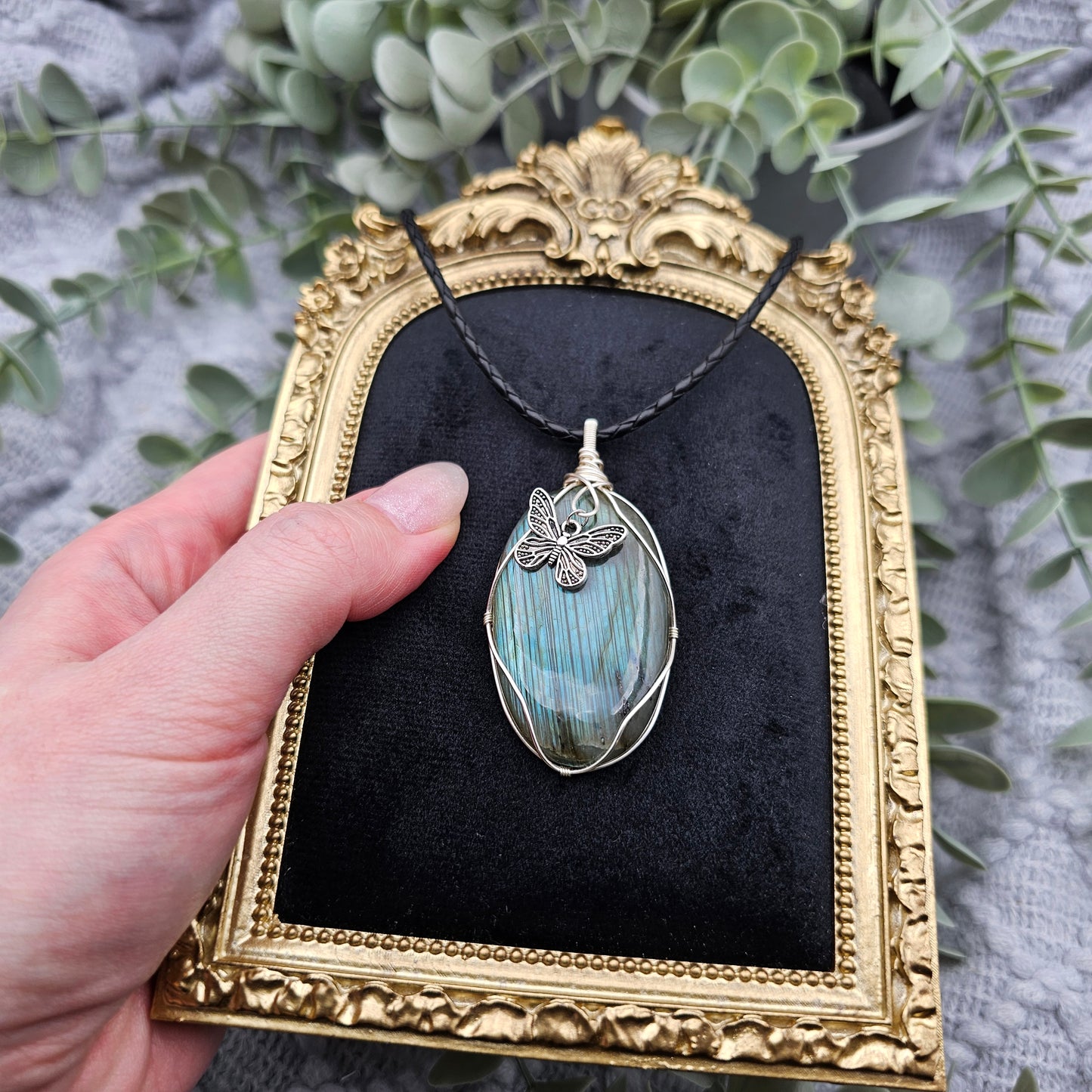 Labradorit & Schmetterling Anhänger | Schmuckdraht | Edelstein Halskette