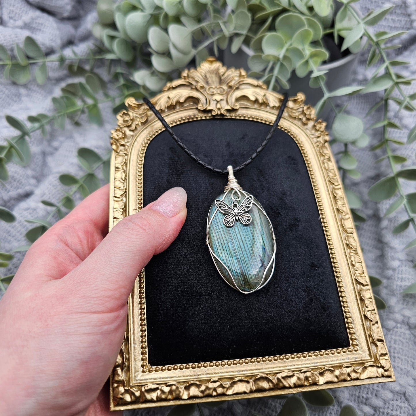 Labradorit & Schmetterling Anhänger | Schmuckdraht | Edelstein Halskette