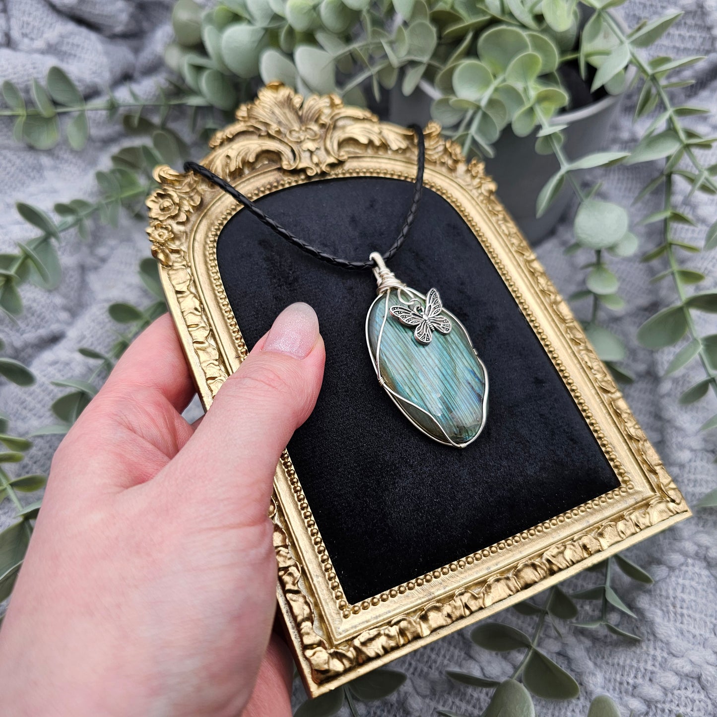 Labradorit & Schmetterling Anhänger | Schmuckdraht | Edelstein Halskette