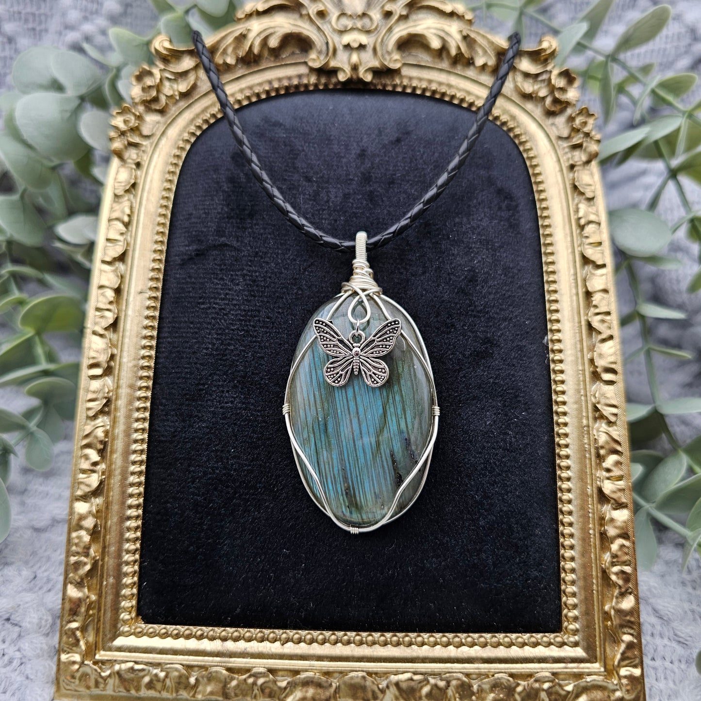 Labradorit & Schmetterling Anhänger | Schmuckdraht | Edelstein Halskette