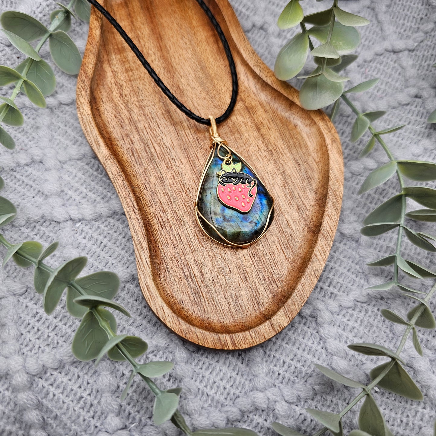 Labradorit & Erdbeerkatze Anhänger | Schmuckdraht | Edelstein Halskette
