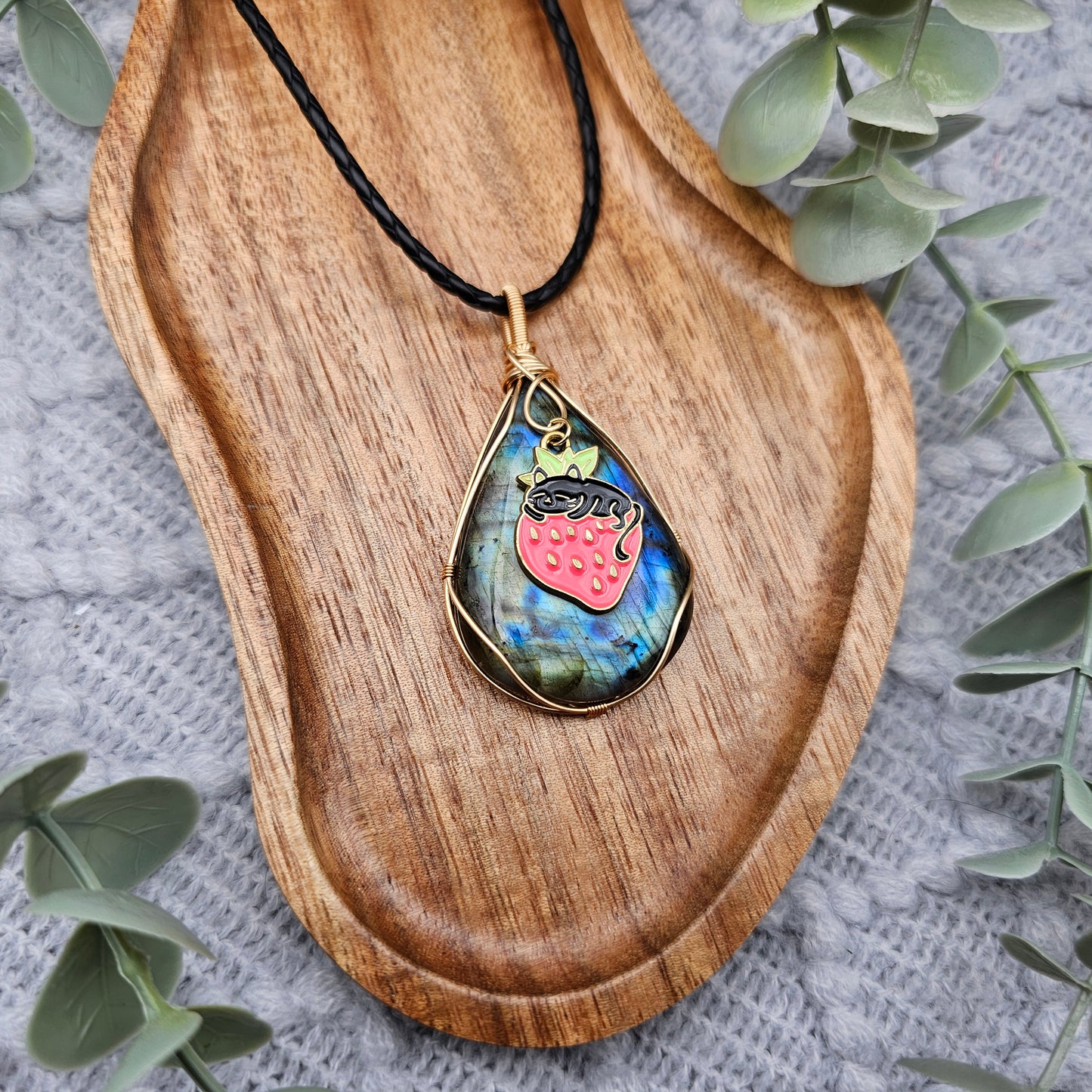 Labradorite & Strawberry Cat Pendant | Jewelry Wire | Gemstone Necklace